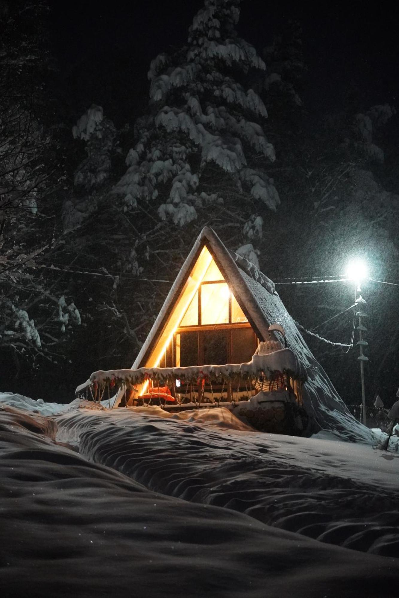 Glamping Wolf Mount Villa Margahovit Ngoại thất bức ảnh